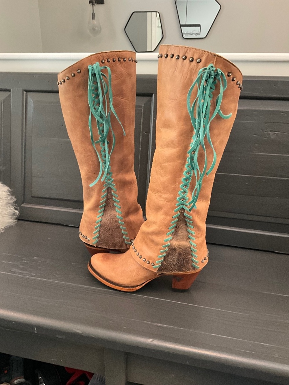 LANE. Tan, tooled leather trim w/ Turquoise leather fringe. Studs! Size 8 NEW